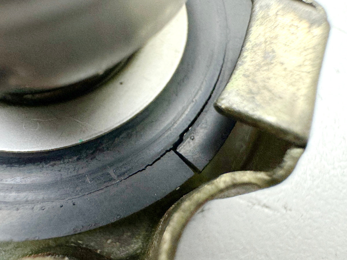 HONDA NTV 650 RC33 REVERE Kühlerdeckel Deckel Kühler Verschluß Cover