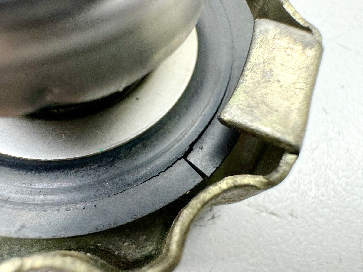 HONDA NTV 650 RC33 REVERE Kühlerdeckel Deckel Kühler Verschluß Cover