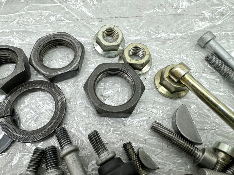 BMW F 650 169 Schrauben Muttern Kleinteile Bolzen für Motor Motordeckel Gehäuse