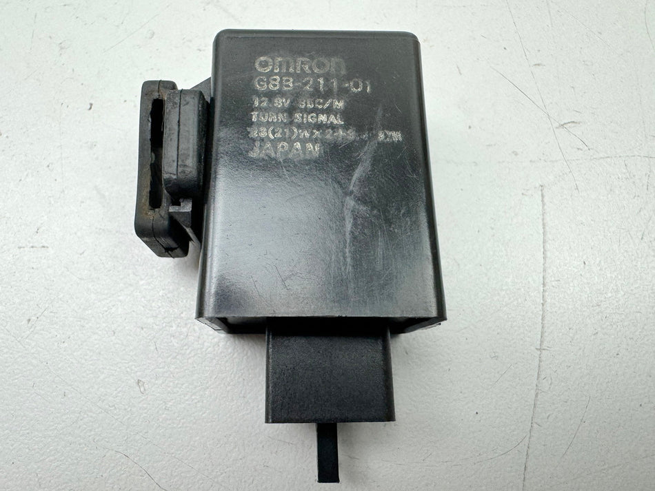Relé intermitente original Omron para Honda NTV 650 RC33 Revere