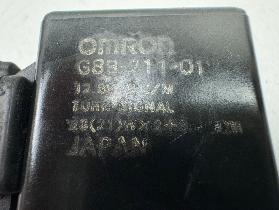 Relé intermitente original Omron para Honda NTV 650 RC33 Revere