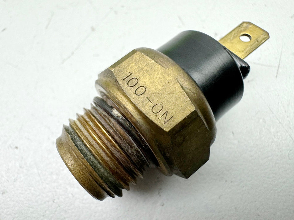 HONDA CBR 1100 XX SC35 Termocontacto para ventilador del radiador 37760-MT2-003