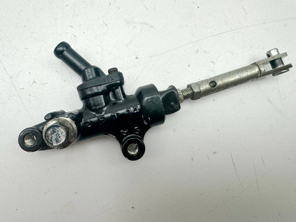 YAMAHA FZX 750 2MU (2JE) Rear Brake Master Cylinder Brake Pump Foot Brake Cylinder