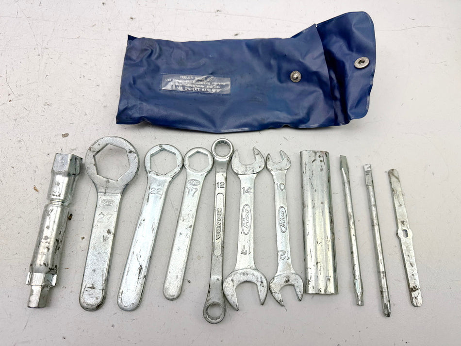 HONDA NTV 650 RC33 REVERE Herramientas originales para marco carenado
