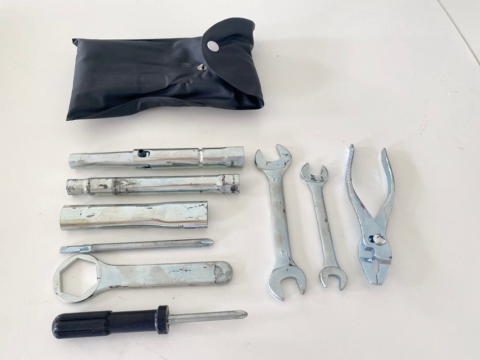 SUZUKI AN 400 WVAU BURGMAN On-board Tool Kit (for frame engine) K1 K2