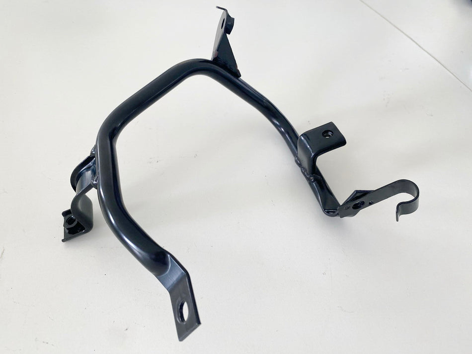SUZUKI AN 400 WVAU BURGMAN Halterung für Kühlmittelbehälter Träger Halter K1K2