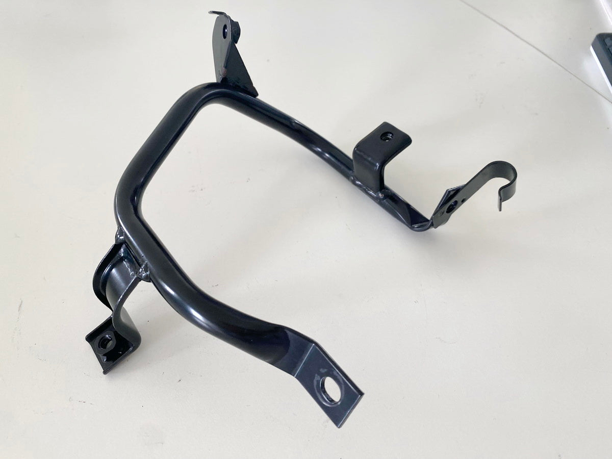 SUZUKI AN 400 WVAU BURGMAN Coolant Reservoir Bracket Carrier Holder K1K2