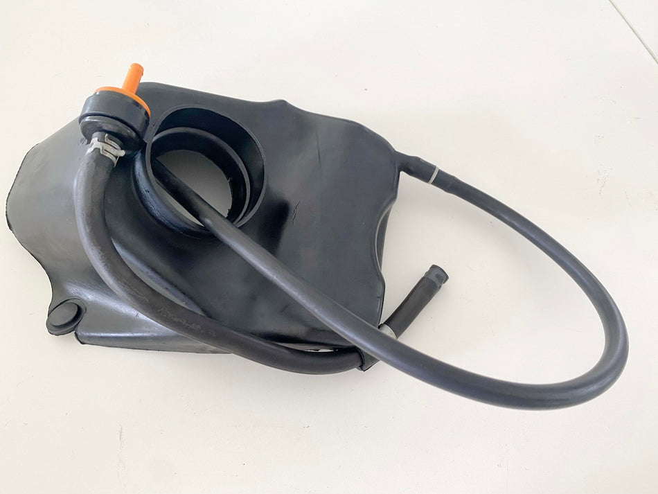 SUZUKI AN 400 WVAU BURGMAN Stutzen Überlauf Tank Abdeckung Gummi Cover K1 K2