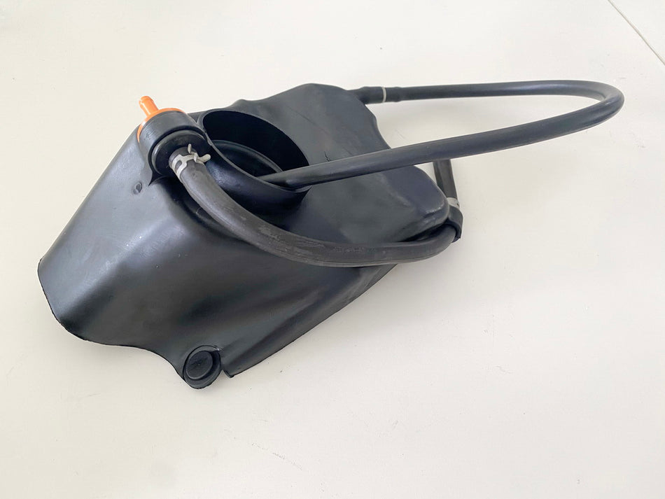 SUZUKI AN 400 WVAU BURGMAN Stutzen Überlauf Tank Abdeckung Gummi Cover K1 K2