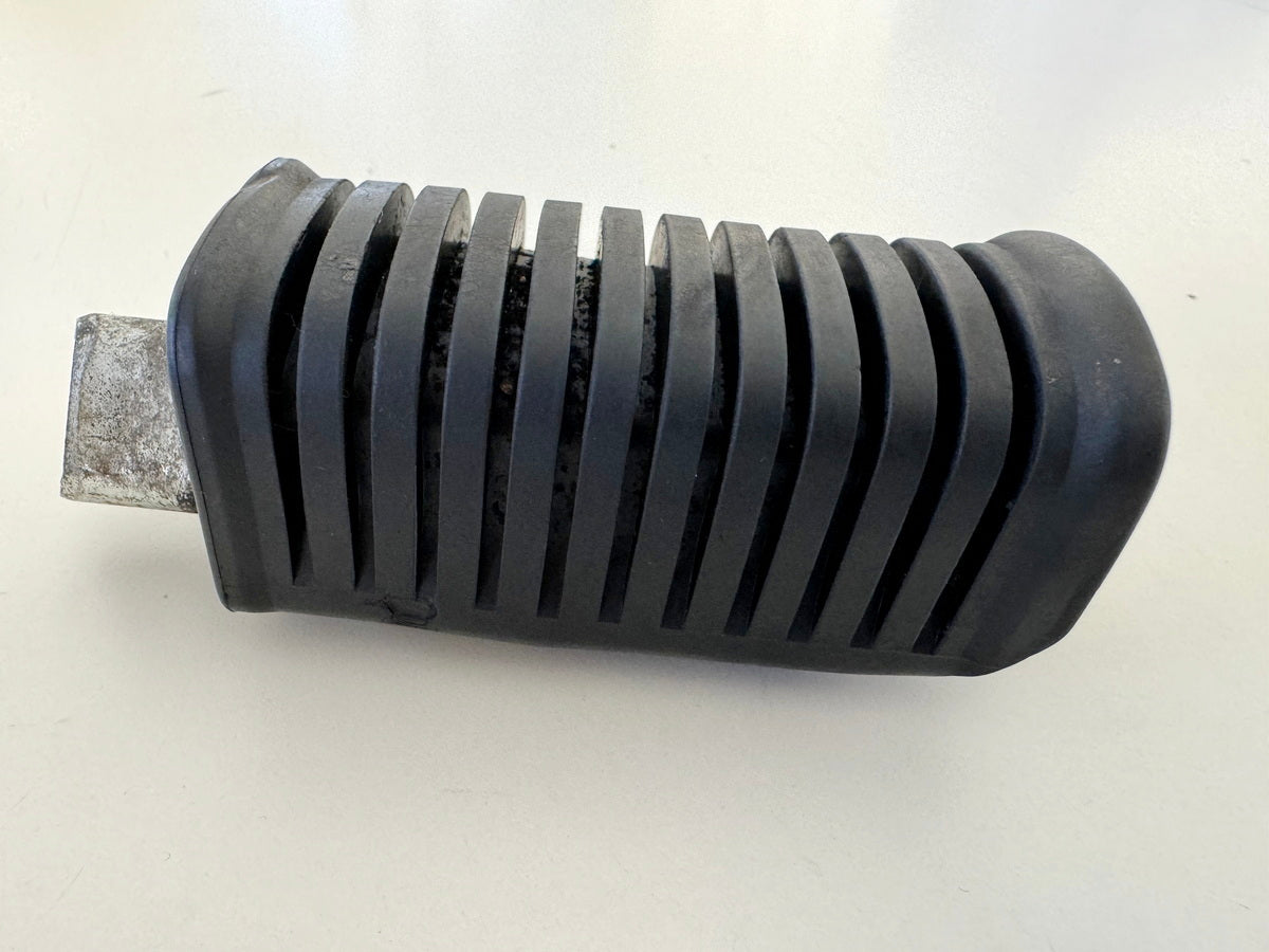 KAWASAKI EL 250 B Eliminator Estribera conductor delantera derecha Goma de estribera