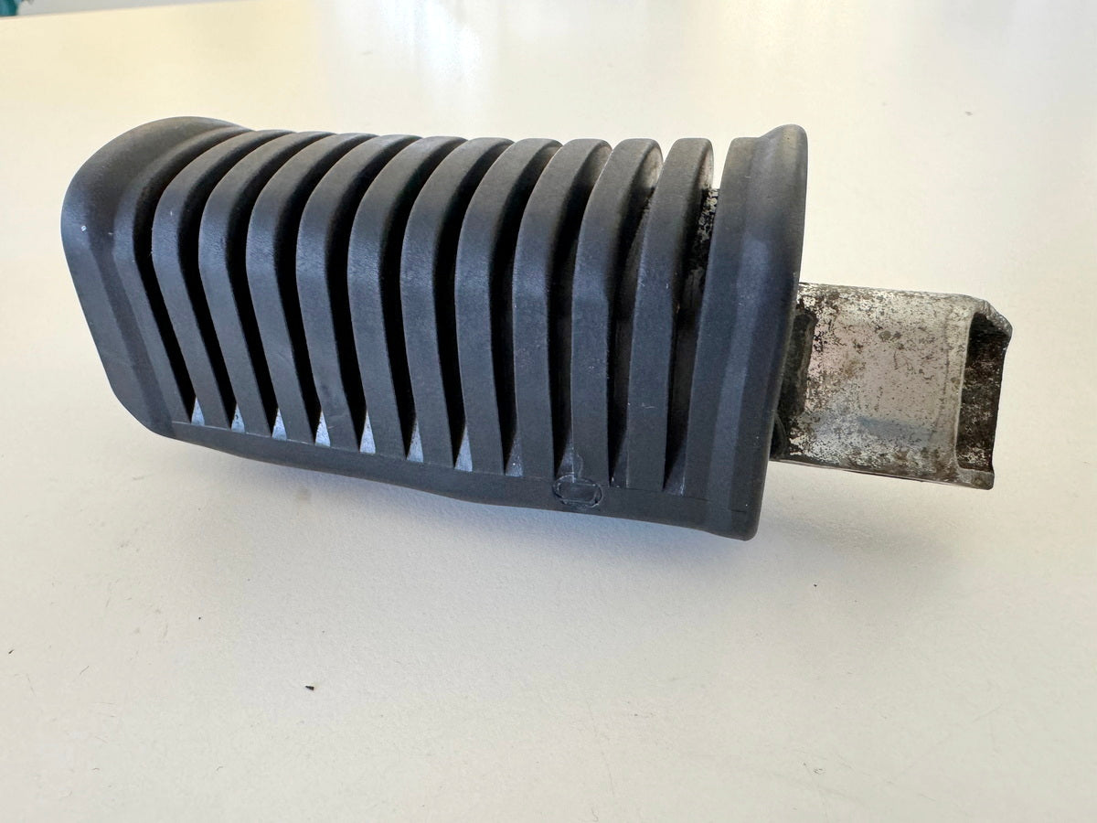 KAWASAKI EL 250 B Eliminator Footrest Rider Left Front Footrest Rubber