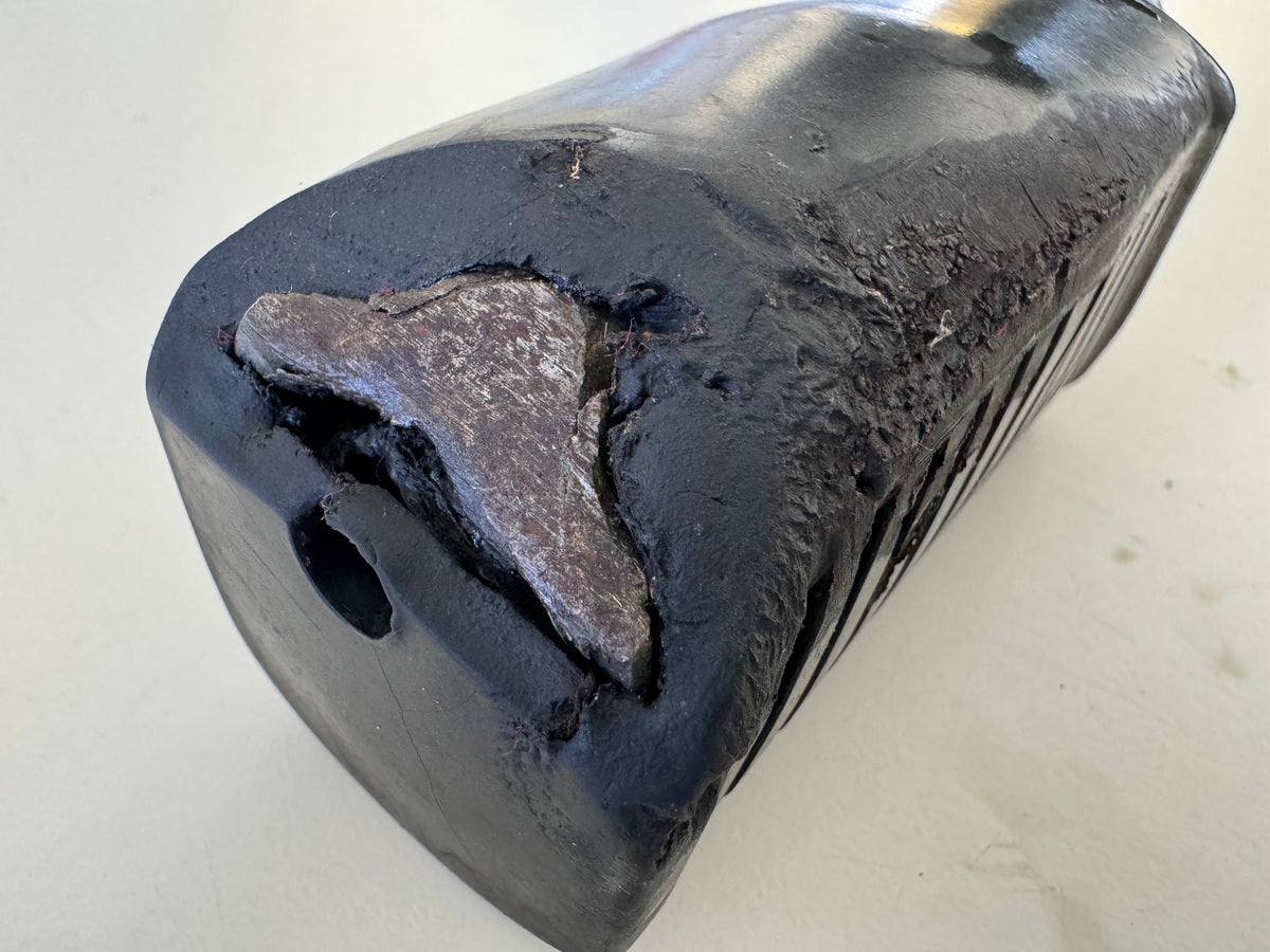 KAWASAKI EL 250 B Eliminator Footrest Rider Left Front Footrest Rubber