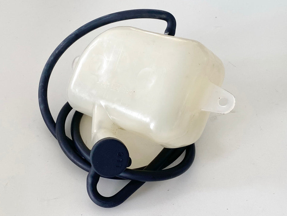 SUZUKI AN 400 WVAU BURGMAN Coolant Reservoir Expansion Tank for Radiator K1K2