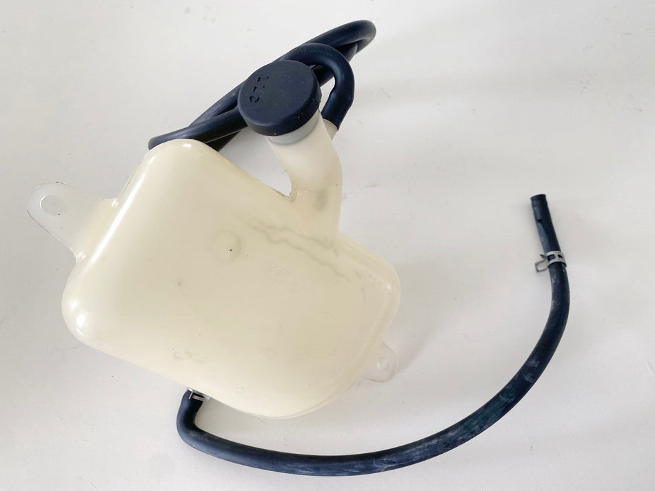 SUZUKI AN 400 WVAU BURGMAN Coolant Reservoir Expansion Tank for Radiator K1K2