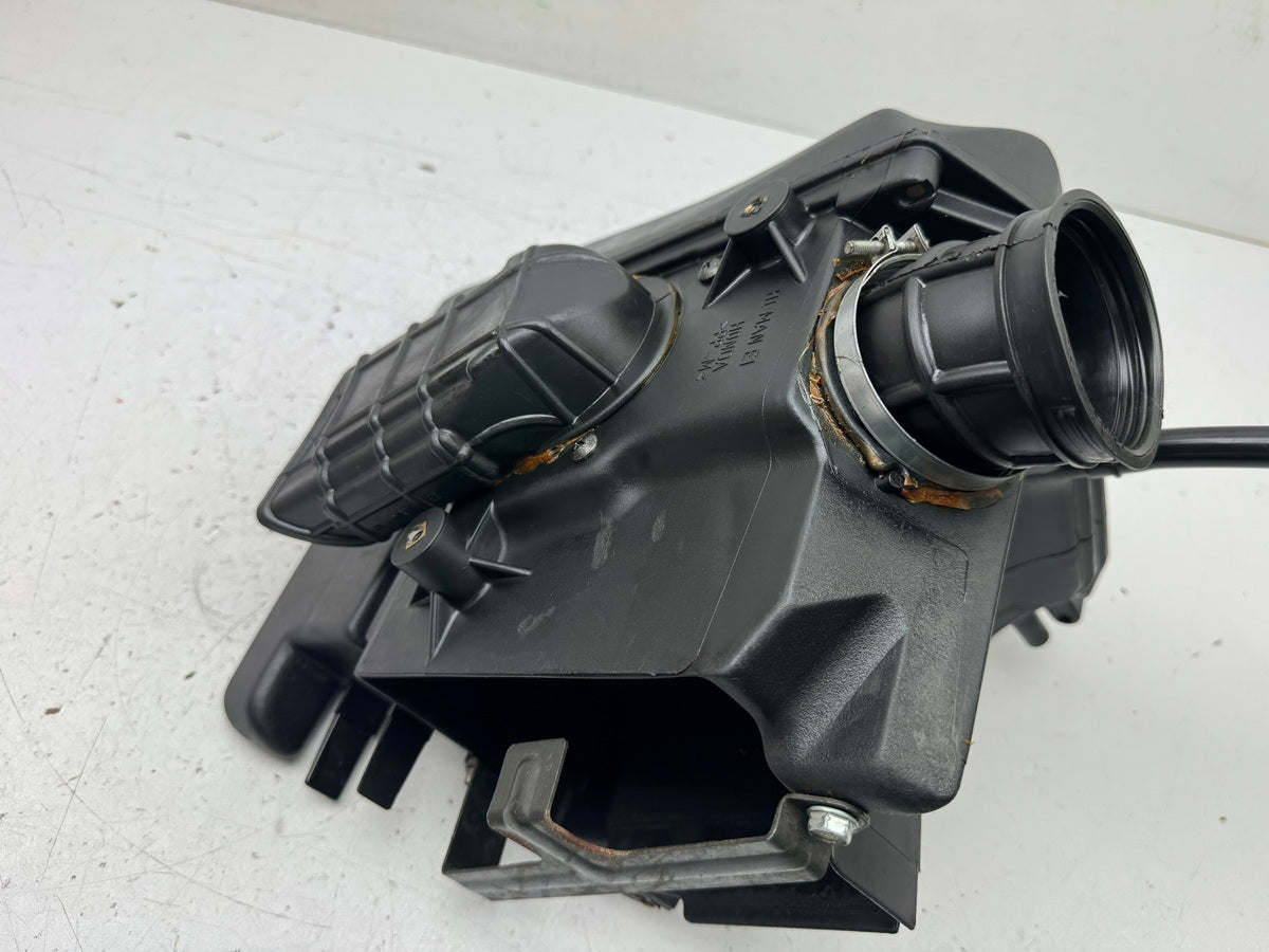 HONDA NX 650 RD08 DOMINATOR Airbox Air Filter Box Air Filter Housing 23236 km