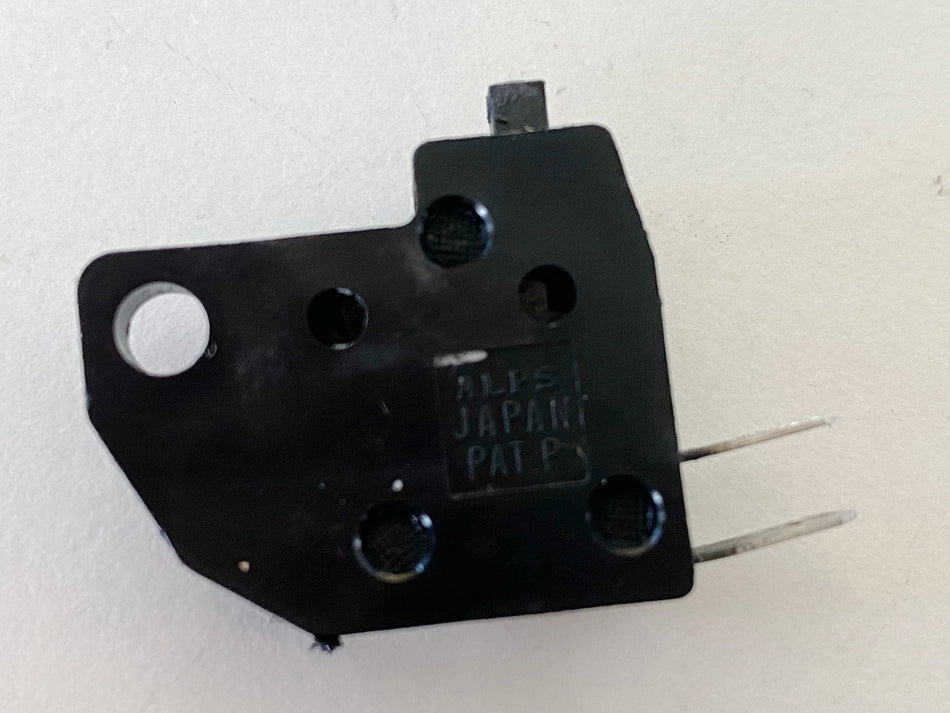 SUZUKI AN 400 WVAU BURGMAN Interruptor de luz de freno derecho (para cilindro de freno) K1 K2