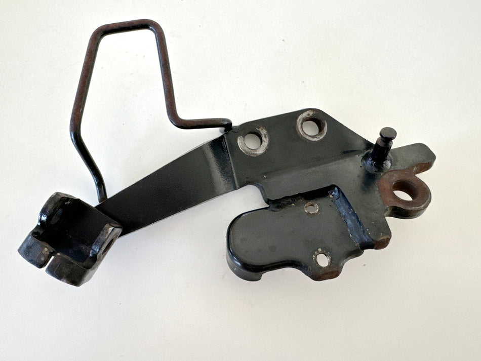 KAWASAKI EL 250 B Eliminator Fußrastenträger Fahrer links Halter Fußraste