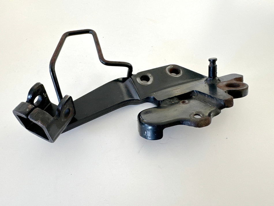 KAWASAKI EL 250 B Eliminator Fußrastenträger Fahrer links Halter Fußraste