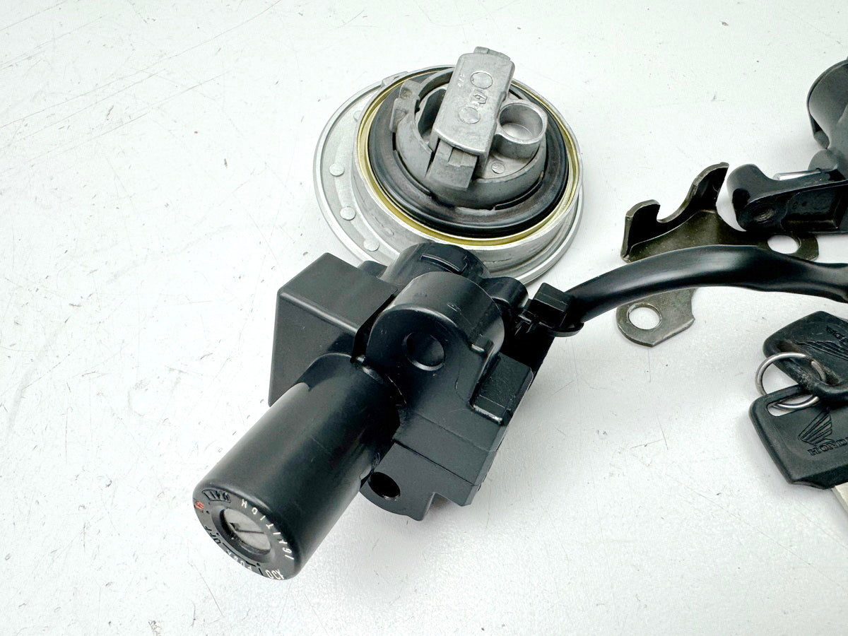HONDA NX 650 RD08 DOMINATOR Lock Set Ignition Lock Fuel Cap Key 23236 km