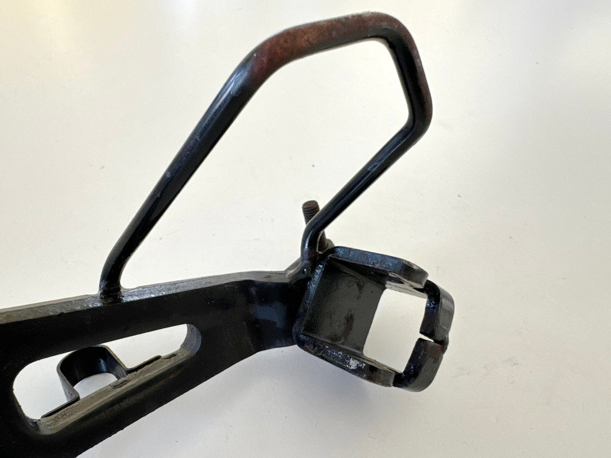 KAWASAKI EL 250 B Eliminator Soporte estribera lado derecho piloto estribera