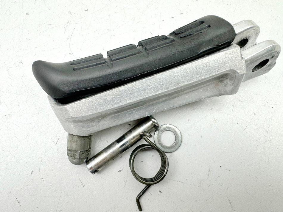 HONDA NTV 650 RC33 REVERE Reposapiés delantero izquierdo del conductor