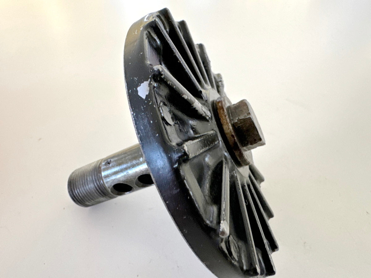 KAWASAKI EL 250 B Eliminator Halterung Ölfilter Aufnahme Motordeckel Ventil