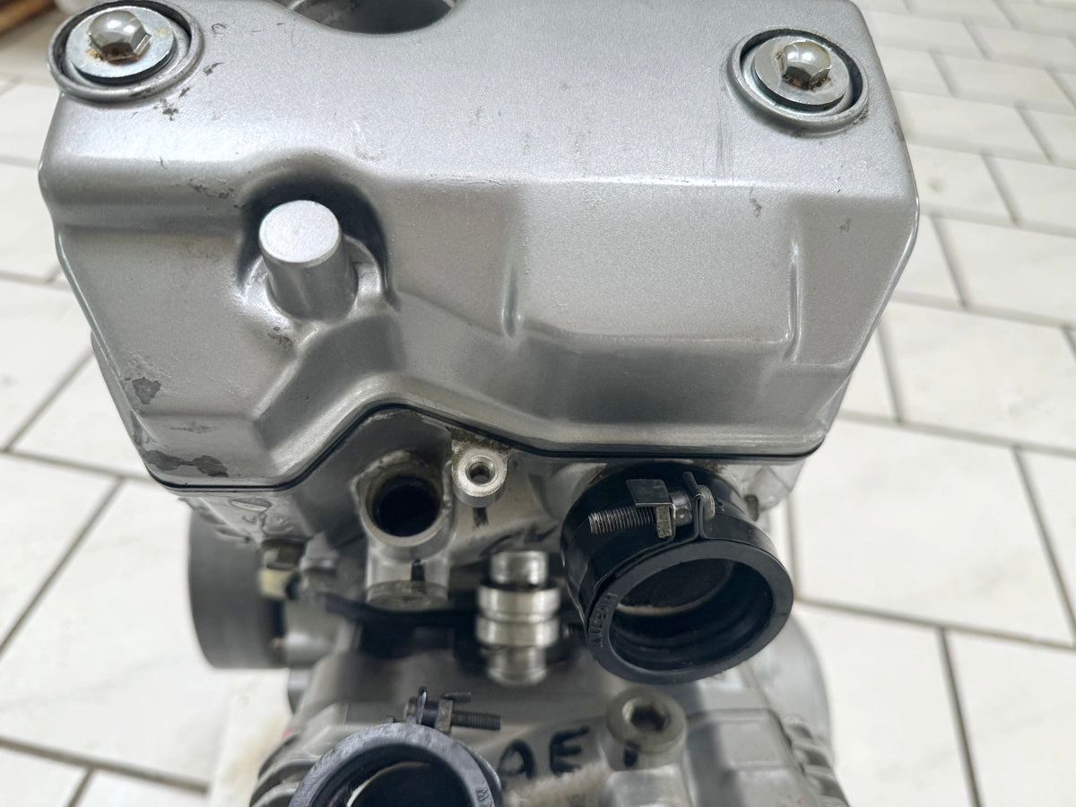HONDA NTV 650 RC33 REVERE Motor Kurbelwelle Zylinderkopf Getriebe Kupplung 17567