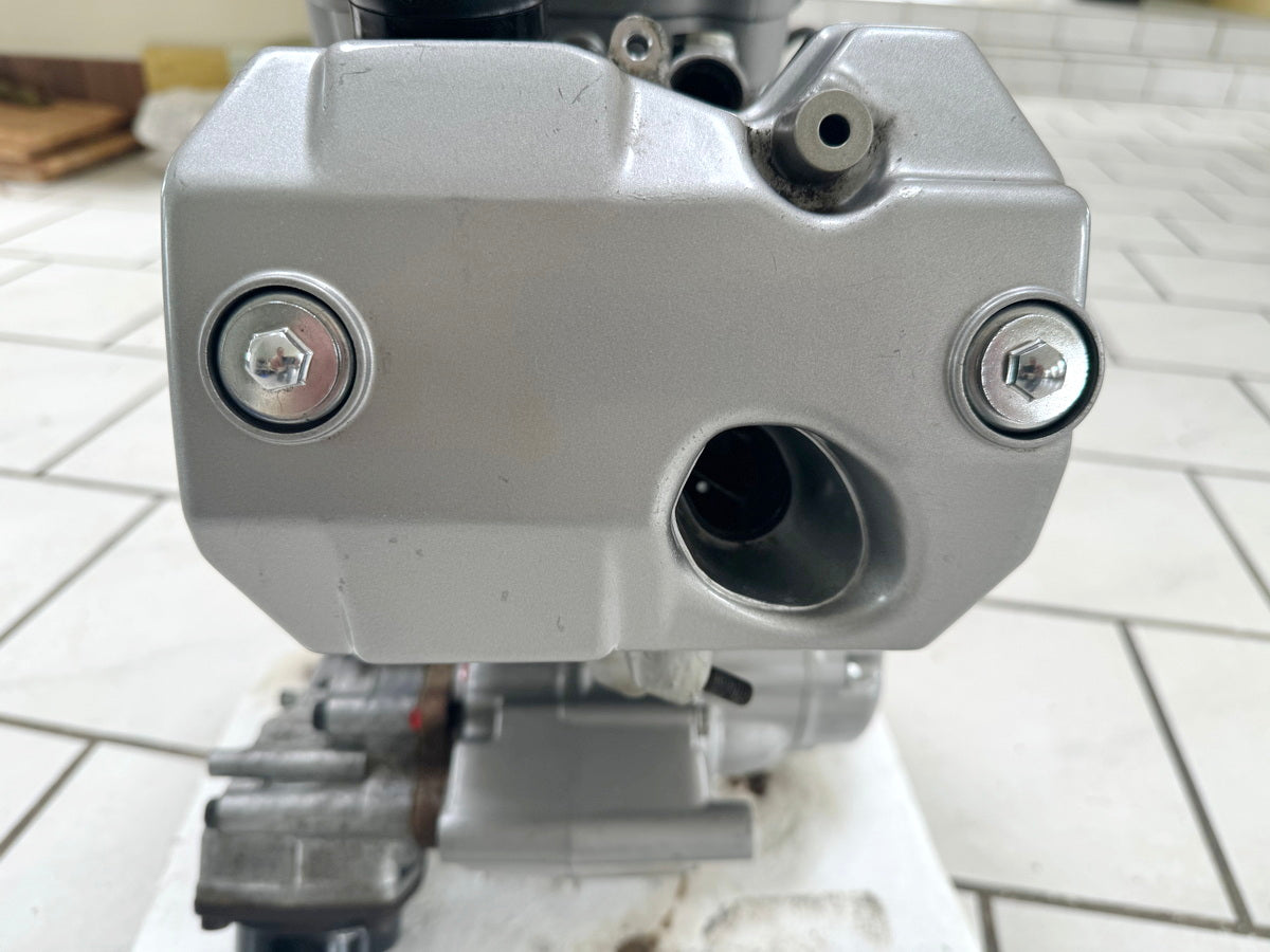 HONDA NTV 650 RC33 REVERE Motor Kurbelwelle Zylinderkopf Getriebe Kupplung 17567