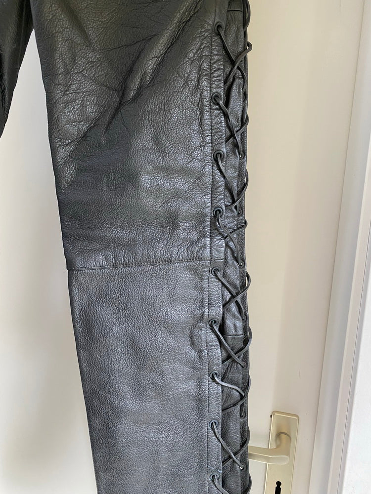 Lederhose Motorrad Bikerhose Leder schwarz seitliche Schnürung Größe 38 - NEU