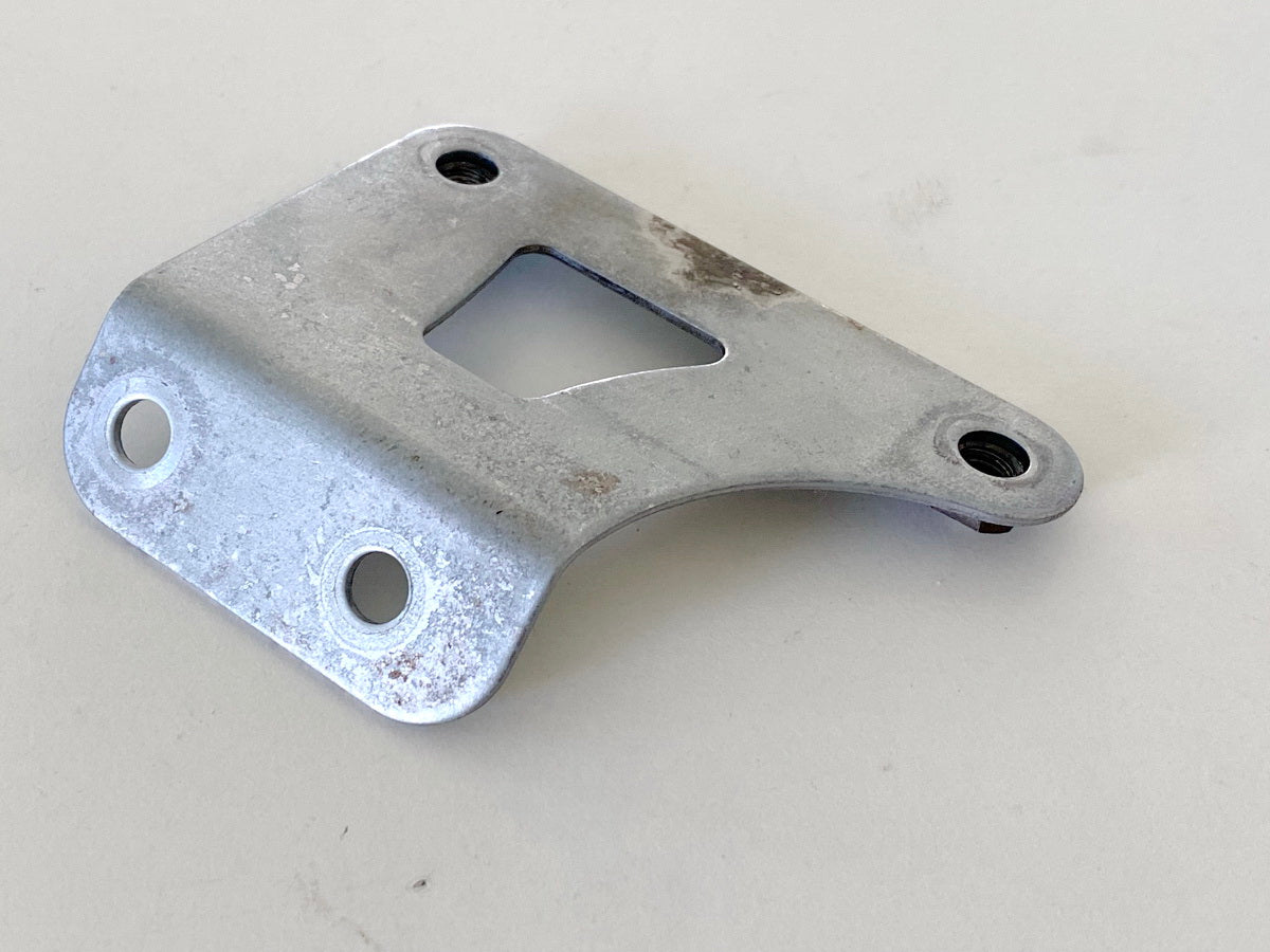 SUZUKI AN 400 WVAU BURGMAN Voltage Regulator Bracket Rectifier Mounting Plate K1 K2