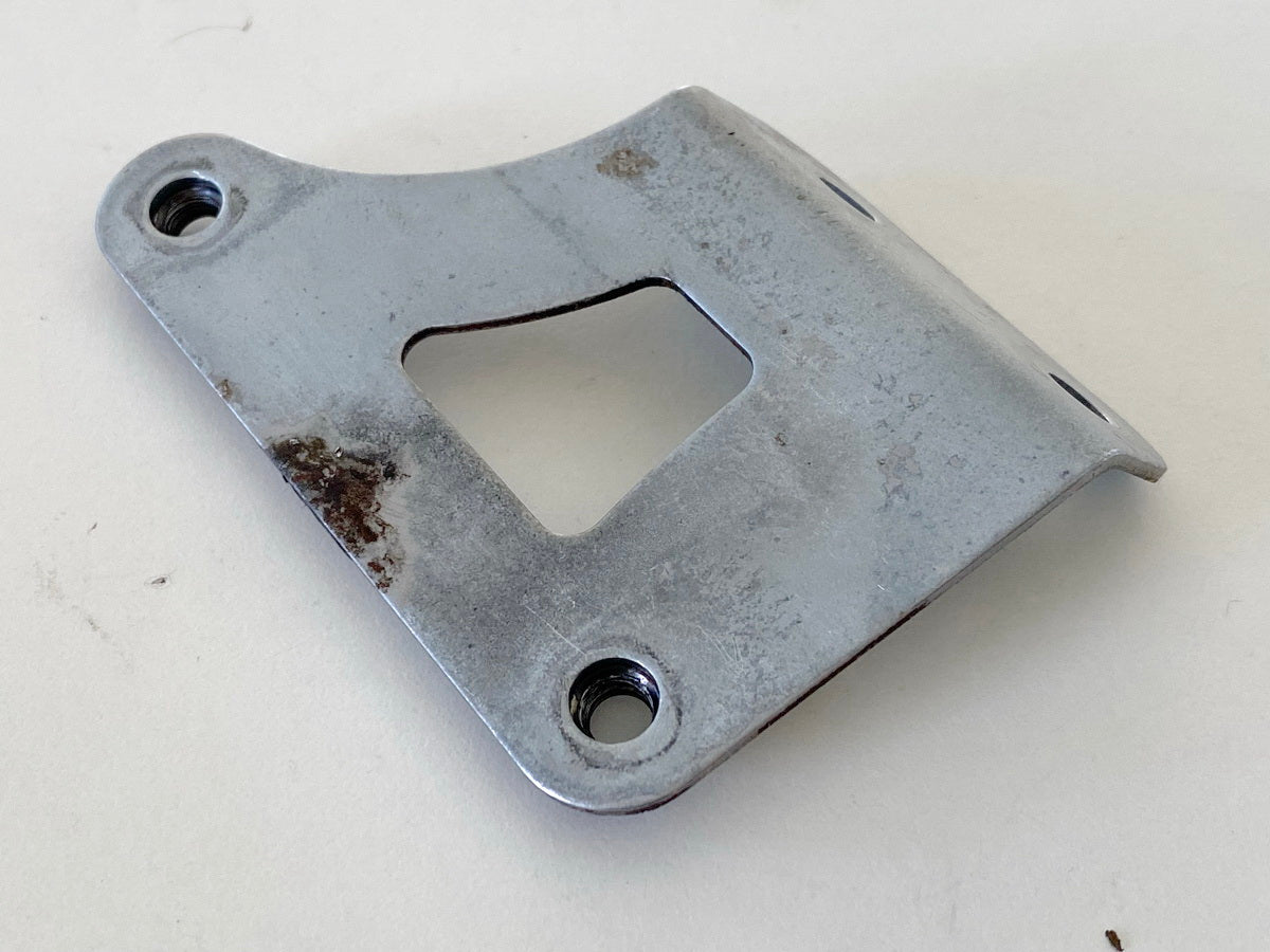 SUZUKI AN 400 WVAU BURGMAN Voltage Regulator Bracket Rectifier Mounting Plate K1 K2