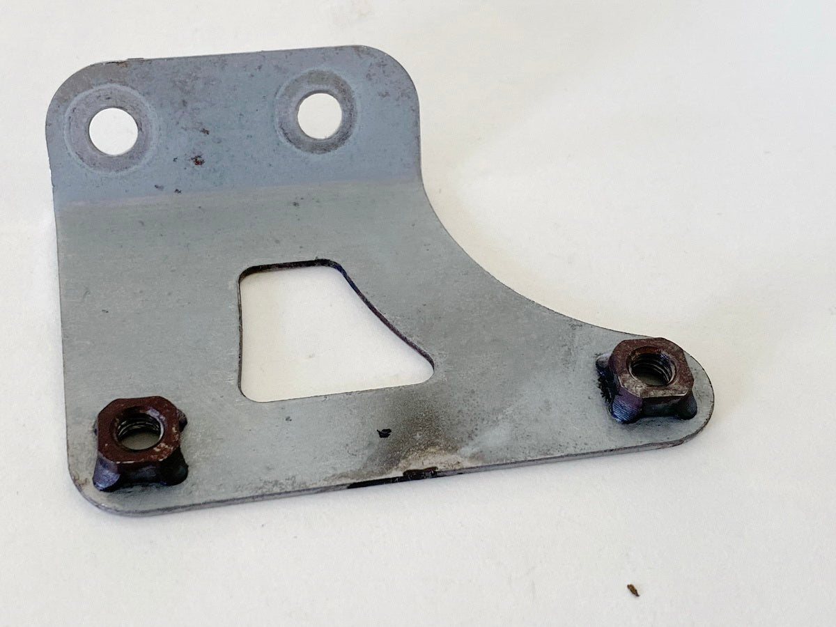 SUZUKI AN 400 WVAU BURGMAN Voltage Regulator Bracket Rectifier Mounting Plate K1 K2