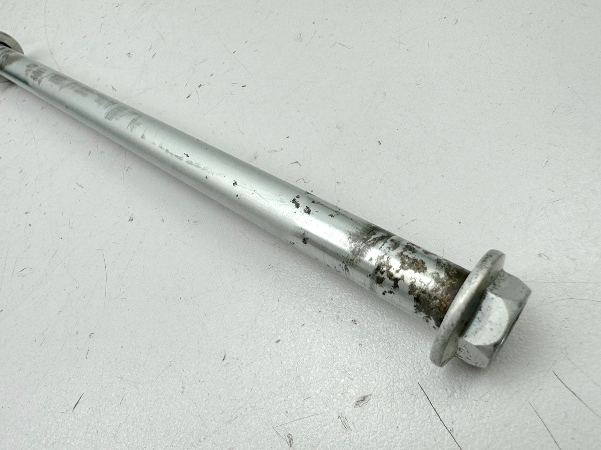 HONDA NX 650 RD08 DOMINATOR Schwingachse Achse Schwinge Mutter durch Rahmen