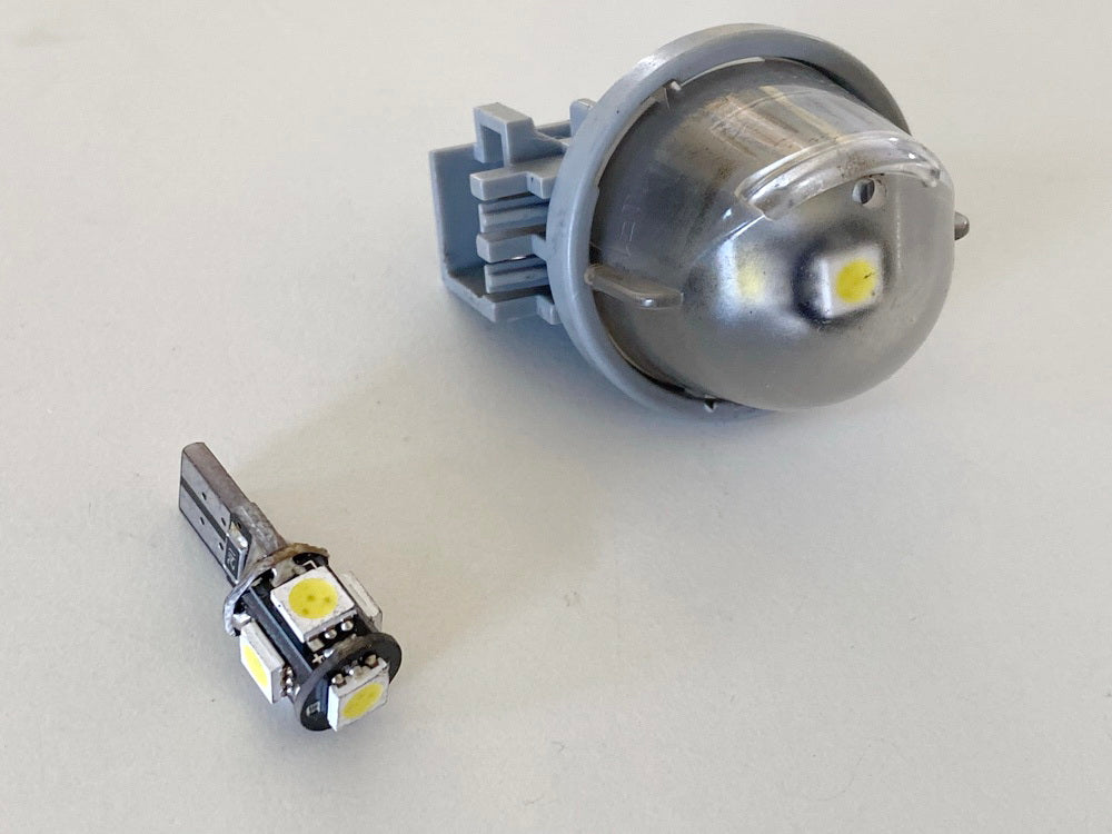 SUZUKI AN 400 WVAU BURGMAN LED Birne für Scheinwerfer Lampe Licht Helmfach K1 K2