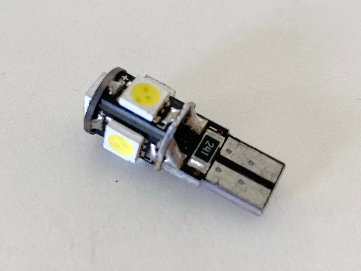 SUZUKI AN 400 WVAU BURGMAN LED Birne für Scheinwerfer Lampe Licht Helmfach K1 K2