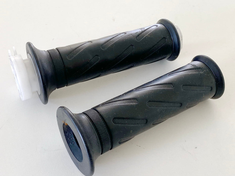 SUZUKI AN 400 WVAU BURGMAN Throttle Grip Handlebar Grips (Handlebar) K1 K2