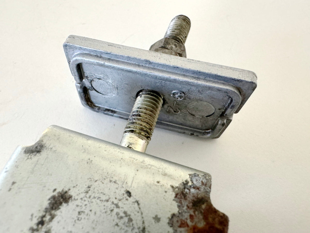 KAWASAKI EL 250 B Eliminator Kettenspanner links rechts (für Schwinge)