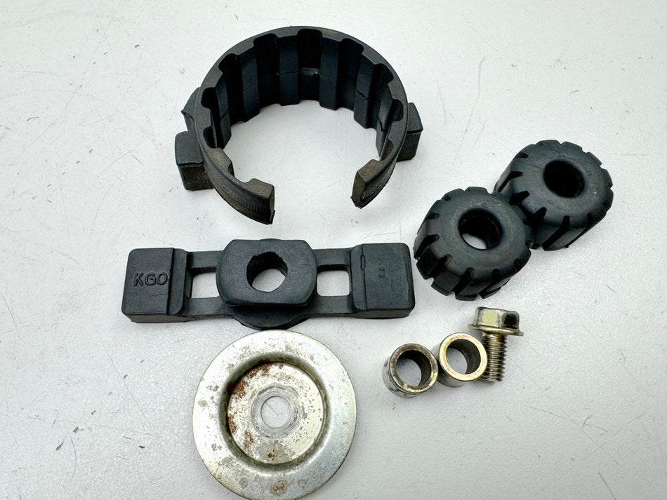 HONDA NX 650 RD08 DOMINATOR Gummis Tank Dämpfer Auflage Halterung Benzintank