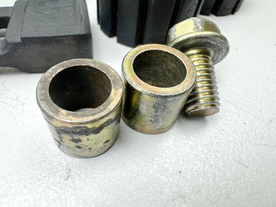 HONDA NX 650 RD08 DOMINATOR Gummis Tank Dämpfer Auflage Halterung Benzintank