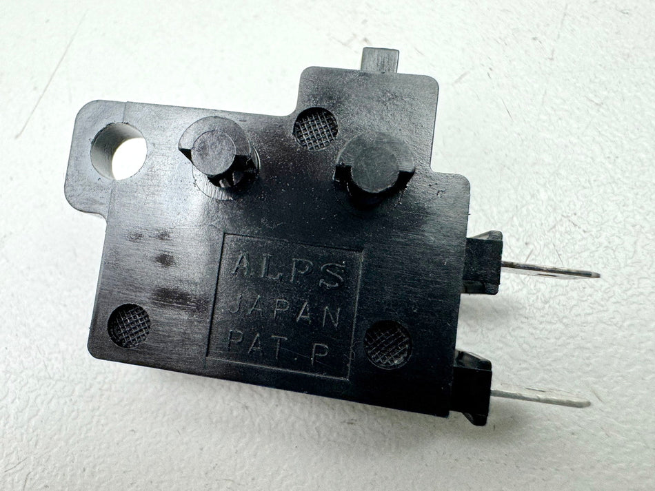 HONDA NTV 650 RC33 REVERE Interruptor de luz de freno delantero (para bomba de freno)