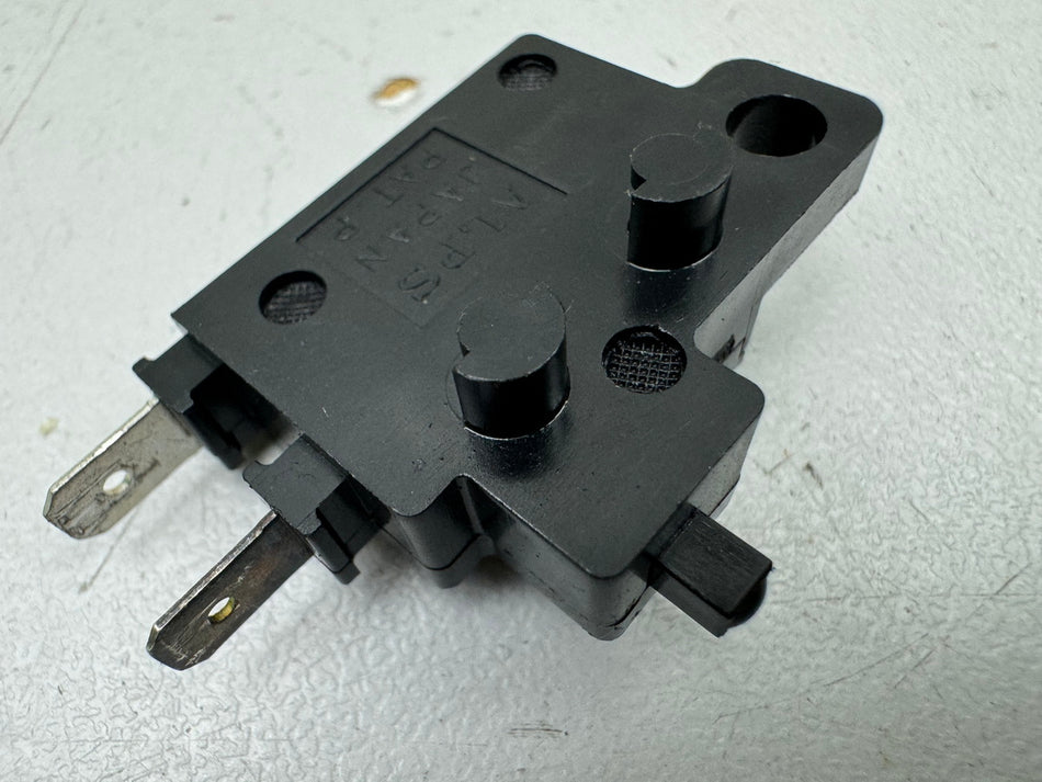 HONDA NTV 650 RC33 REVERE Interruptor de luz de freno delantero (para bomba de freno)