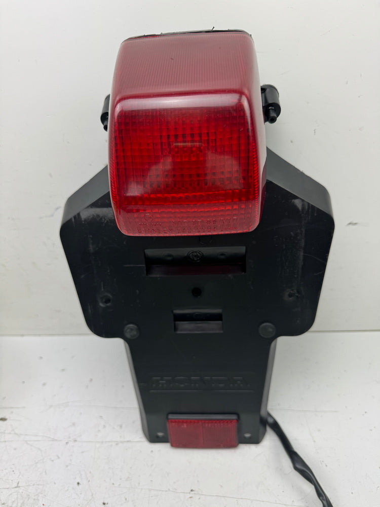 HONDA NX 650 RD08 DOMINATOR Piloto trasero Lámpara Soporte de matrícula Guardabarros Pasarruedas