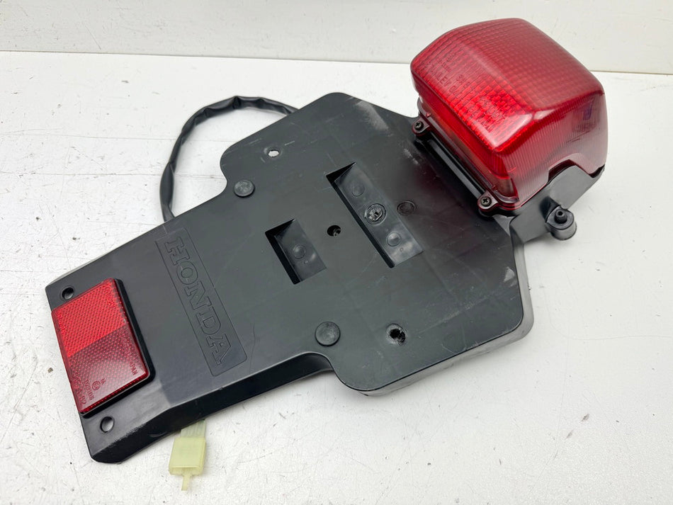 HONDA NX 650 RD08 DOMINATOR Piloto trasero Lámpara Soporte de matrícula Guardabarros Pasarruedas