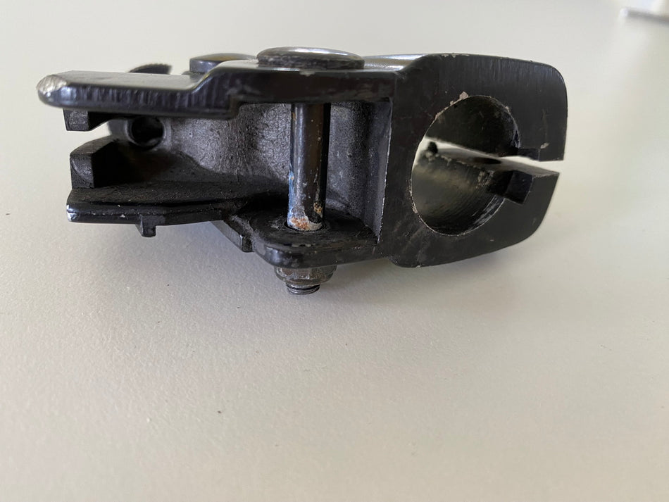 YAMAHA TDM 850 3VD Kupplungsarmatur Halter Kupplungshebel