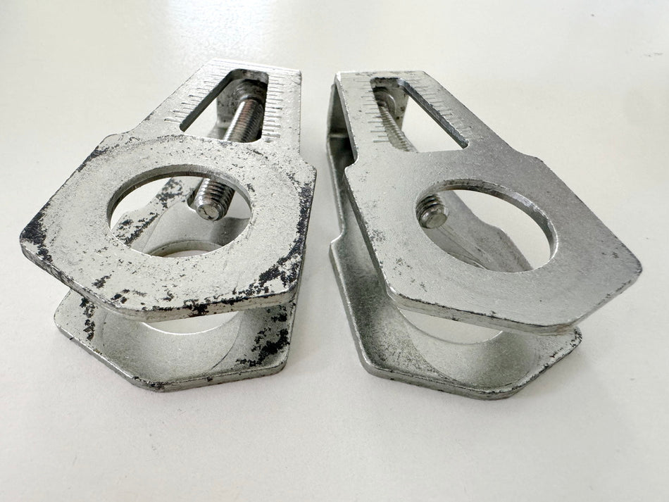 DUCATI Scrambler 800 Classic K100 AA Kettenspanner links rechts für Felge Achse