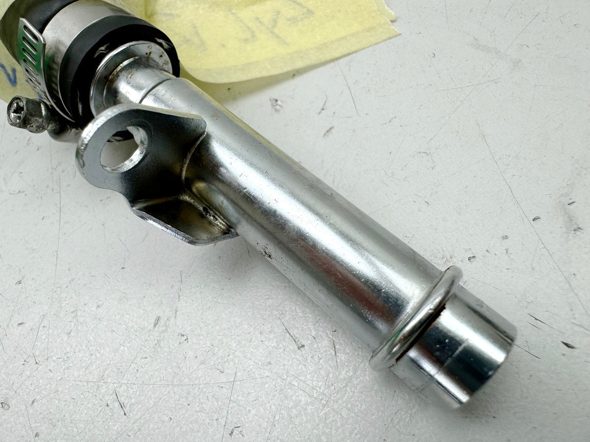 HONDA NTV 650 RC33 REVERE Kühlerschlauch Rohr Thermostat zum Zylinderkopf Motor