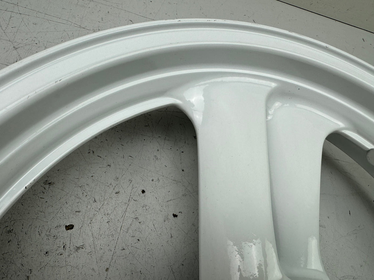 HONDA NTV 650 RC33 REVERE Llanta delantera Rueda delantera sin accidentes J 17 x 2.50 blanca