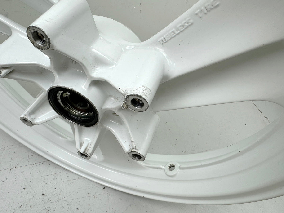 HONDA NTV 650 RC33 REVERE Llanta delantera Rueda delantera sin accidentes J 17 x 2.50 blanca