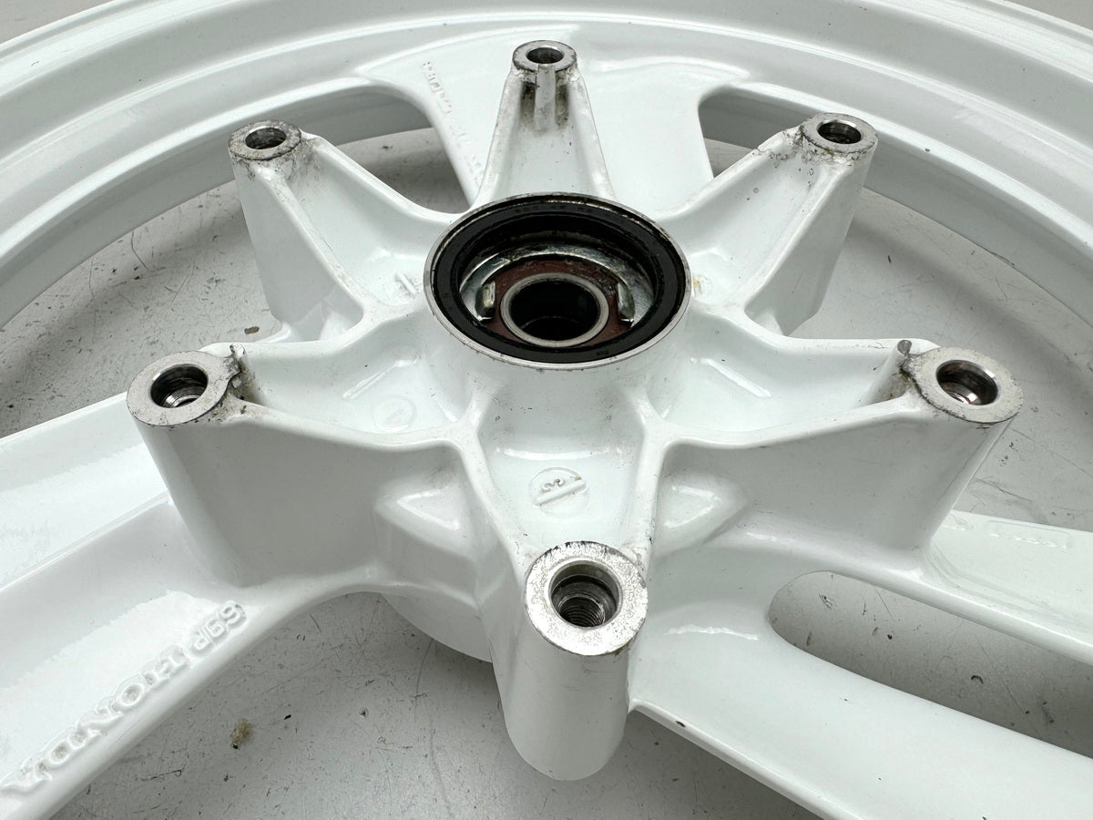 HONDA NTV 650 RC33 REVERE Llanta delantera Rueda delantera sin accidentes J 17 x 2.50 blanca