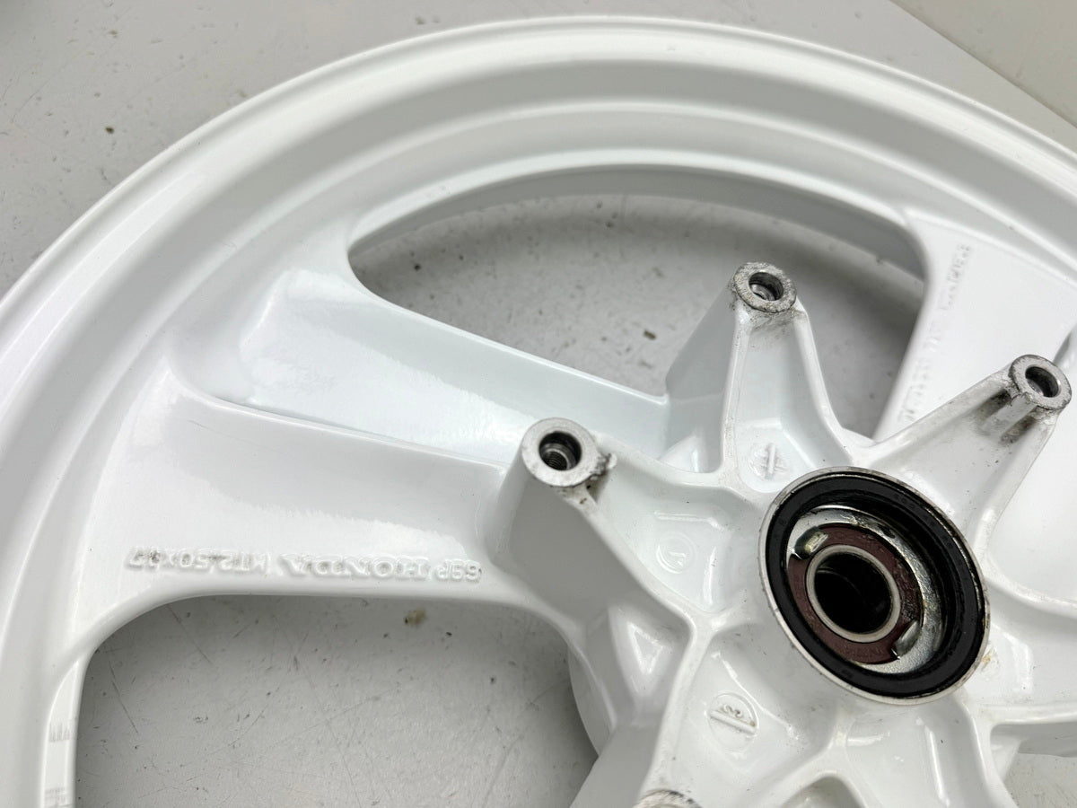 HONDA NTV 650 RC33 REVERE Llanta delantera Rueda delantera sin accidentes J 17 x 2.50 blanca